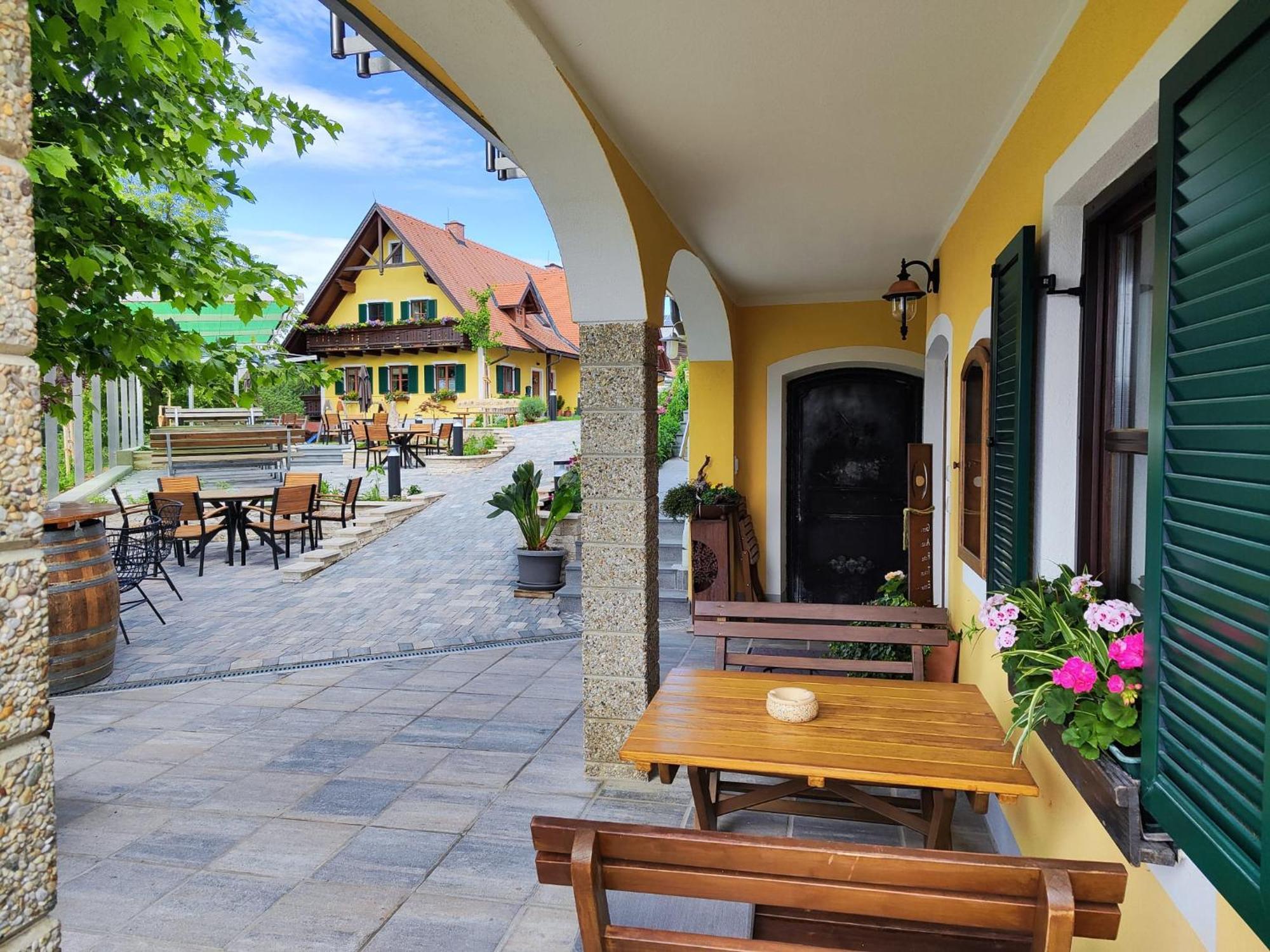 Bed and Breakfast Weingut Fellner Leutschach Exterior foto